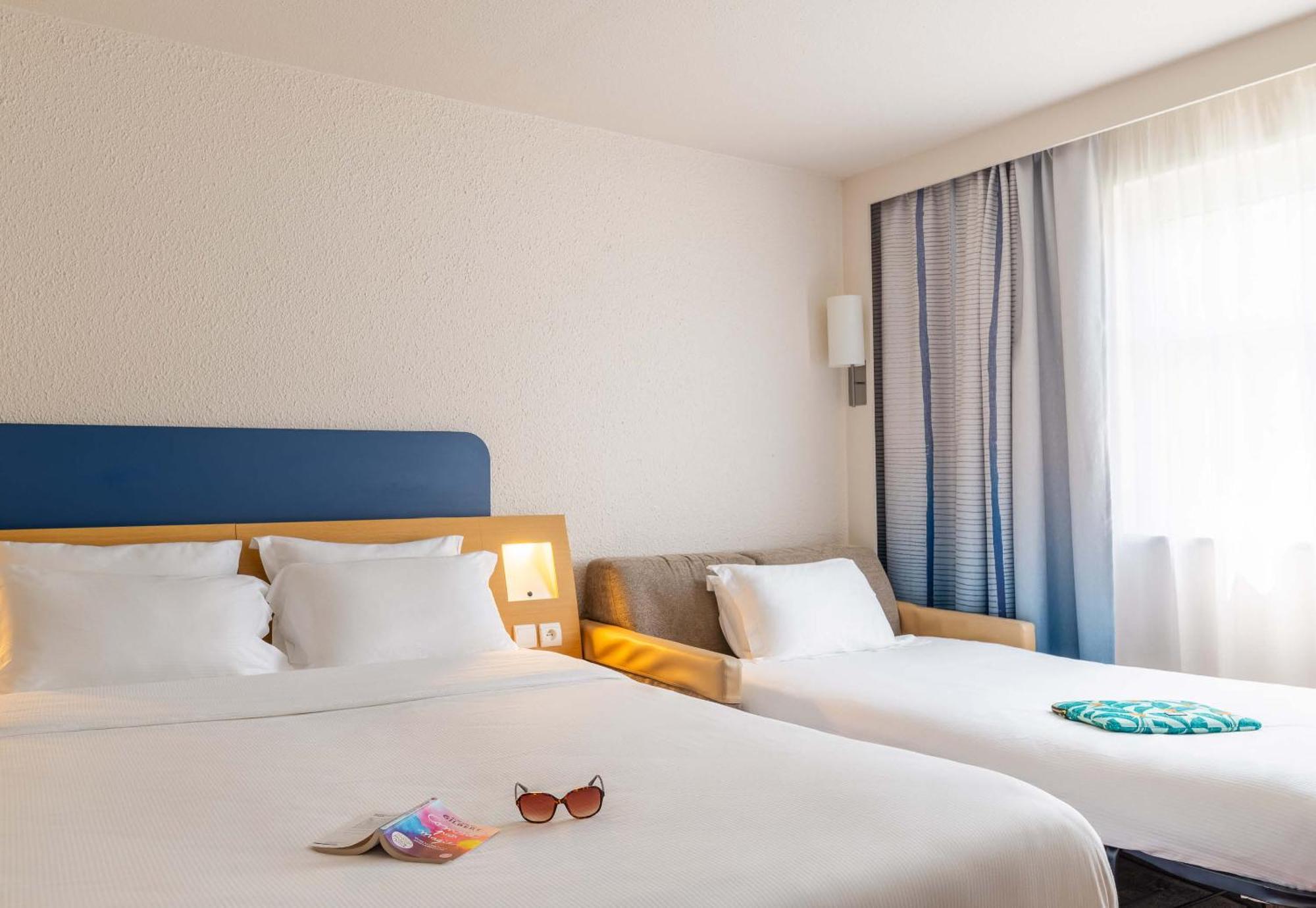B&B Hotel Lyon Nord 4 Etoiles Дардийи Стая снимка