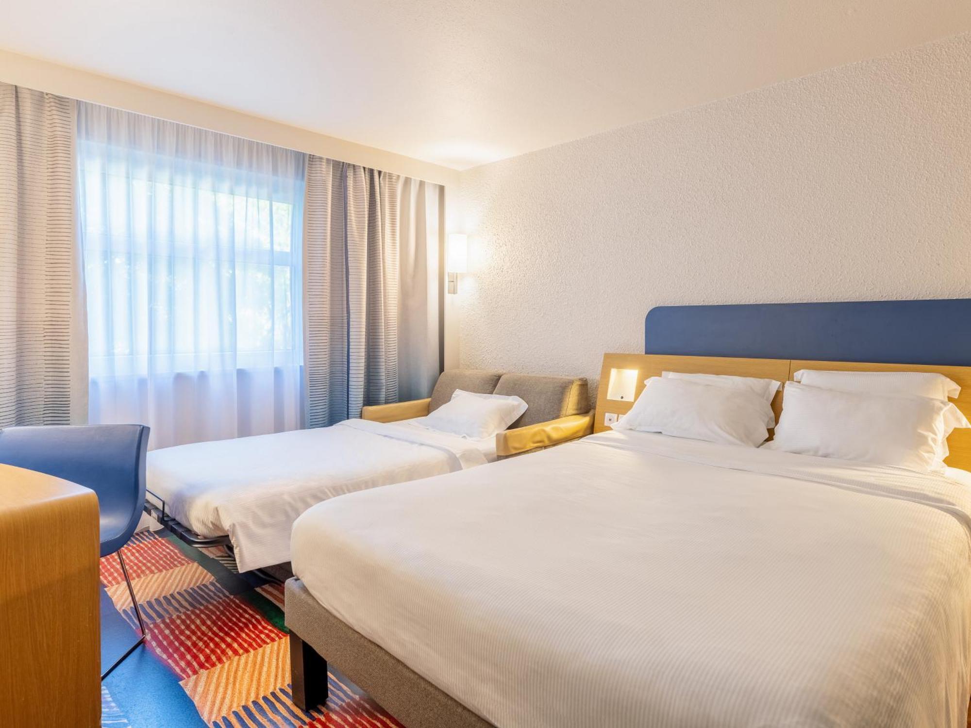 B&B Hotel Lyon Nord 4 Etoiles Дардийи Стая снимка